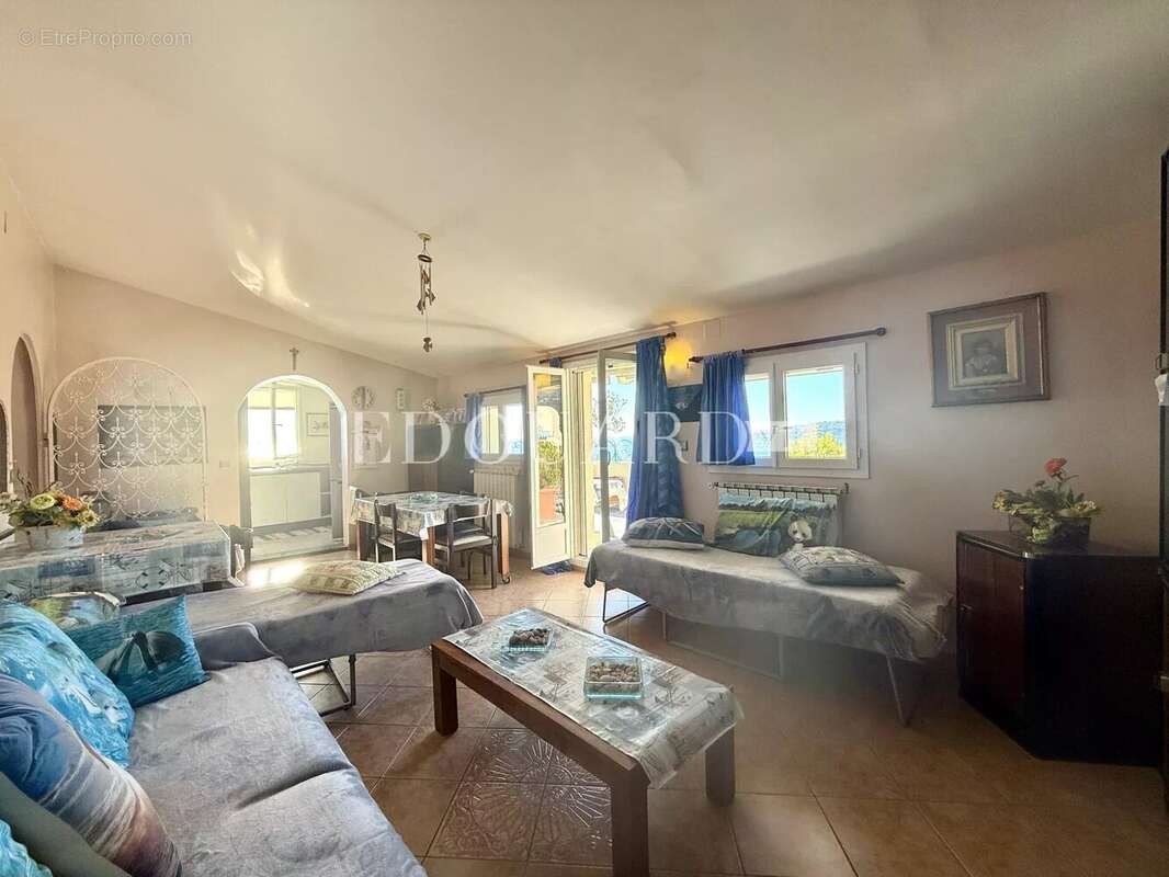 Appartement à MENTON