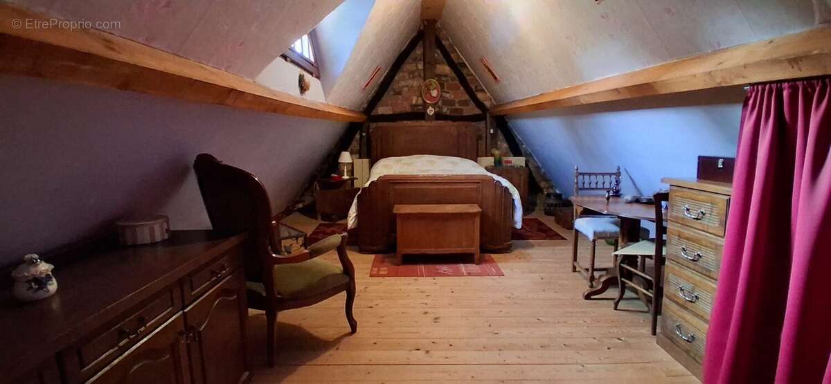 Chambre à l'étage  longère de campagne proche Évreux - Maison à HEUDREVILLE-SUR-EURE