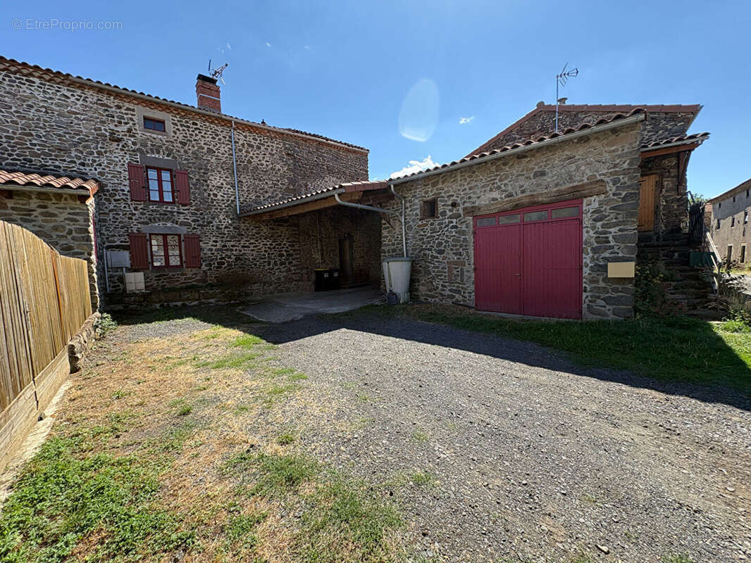 Maison Saint Georges D Aurac 8 pièce(s) 190 m2 - photo 3