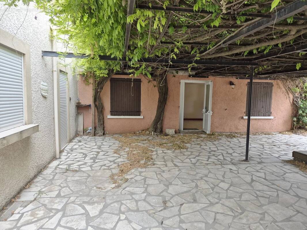 Appartement à RIBAUTE-LES-TAVERNES