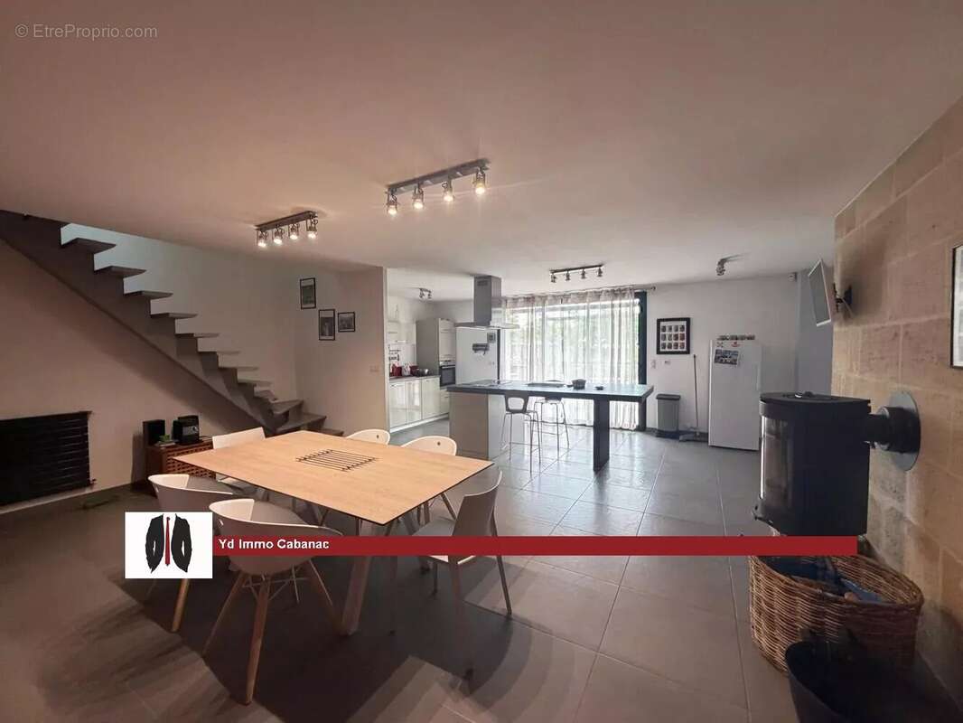 Maison à PUJOLS-SUR-CIRON