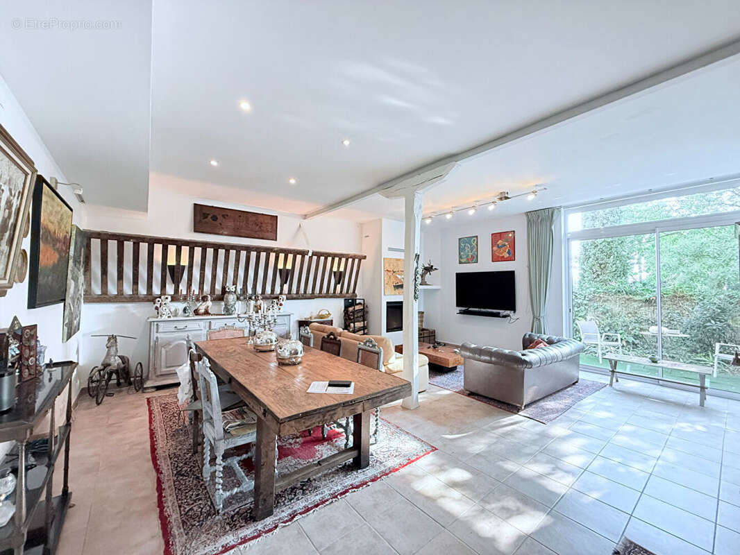 Maison à ESPONDEILHAN