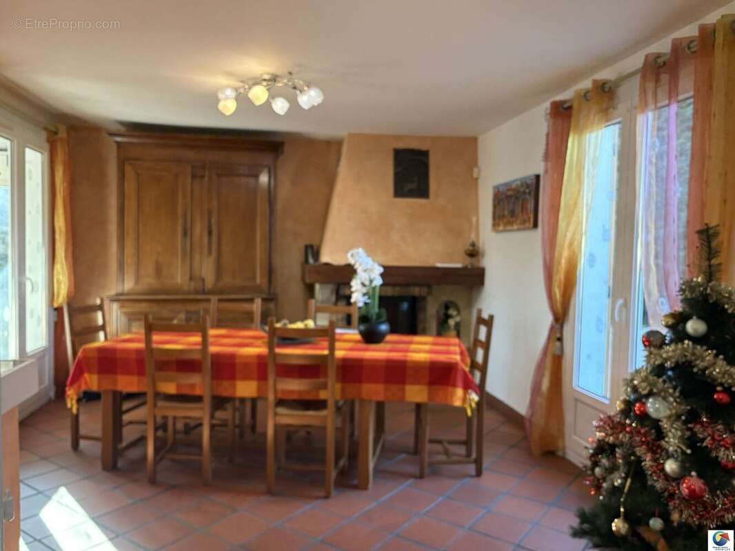 Maison à LA VERPILLIERE