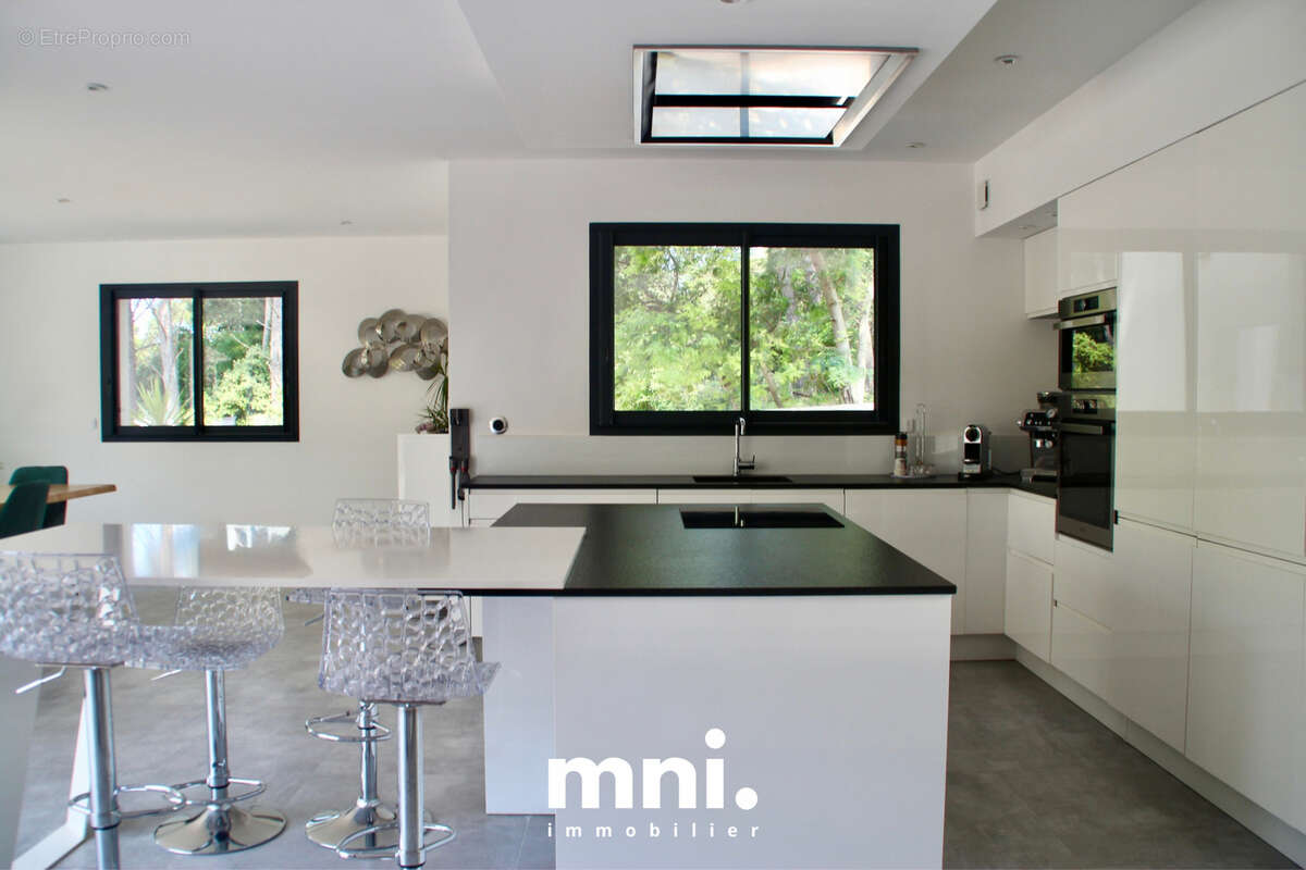 Maison à SIX-FOURS-LES-PLAGES