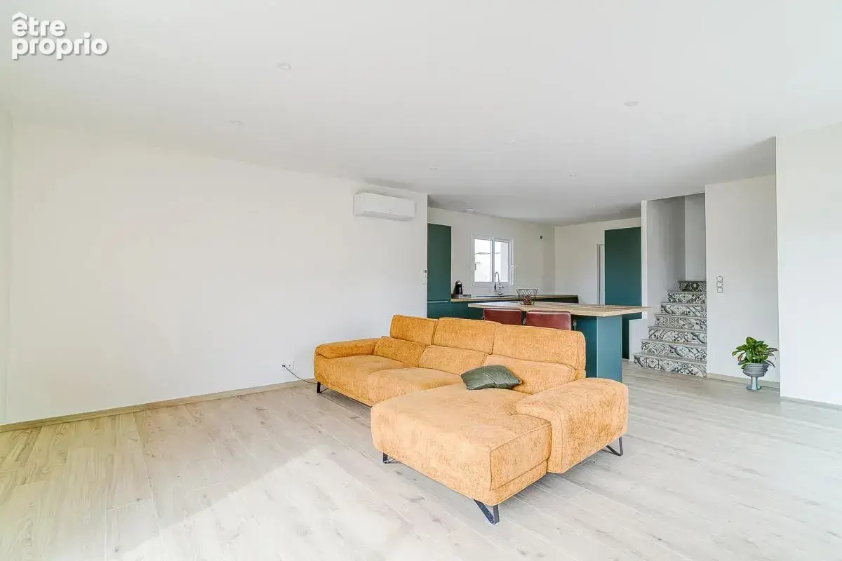 Maison de 5 pièces de 116 m² à Roussillon - photo 1