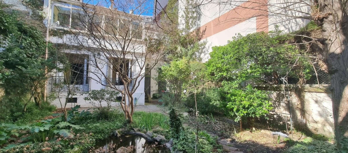 Maison à PARIS-15E