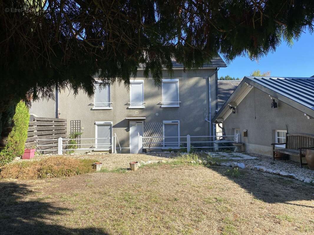 Maison à CHATEAUNEUF-LA-FORET