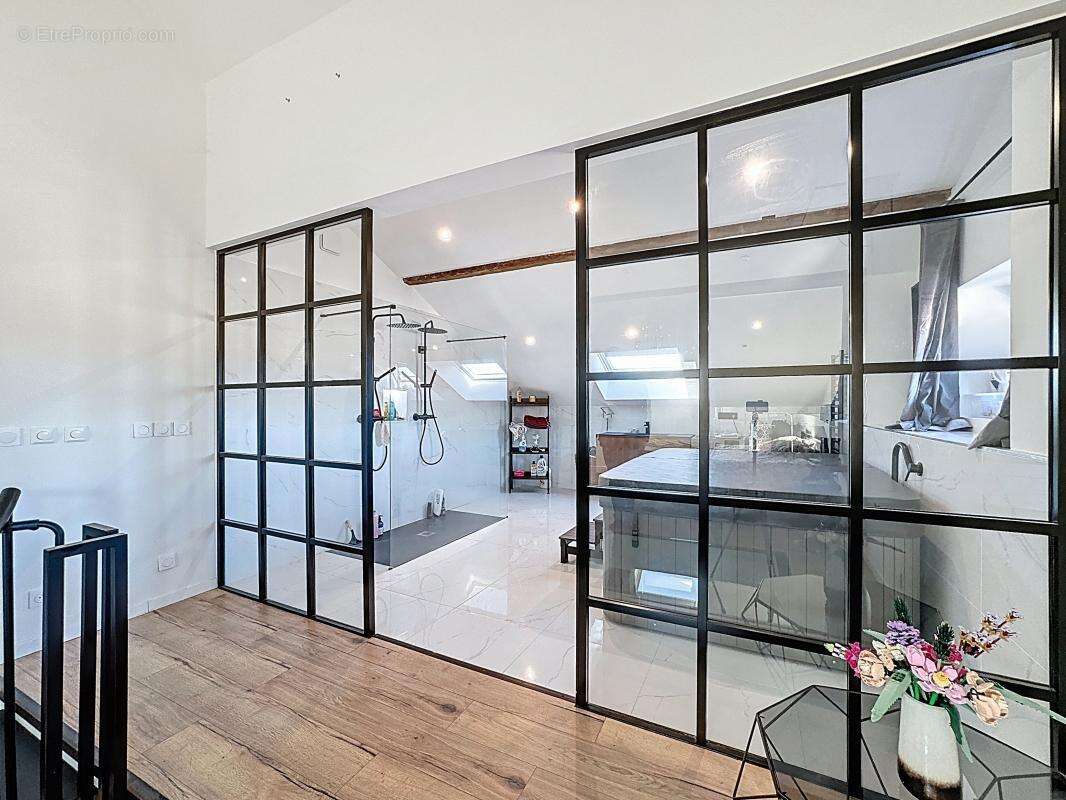 Appartement à SAINT-PIERRE-EN-FAUCIGNY