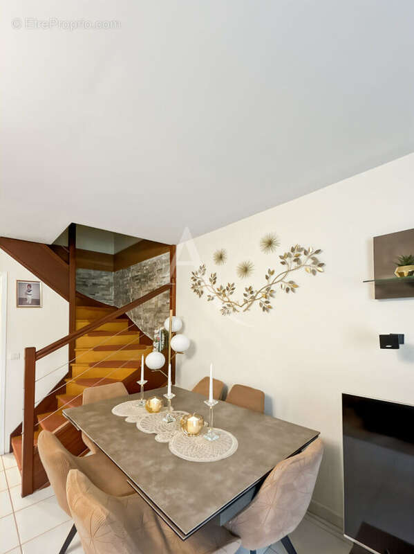 Maison à COMBS-LA-VILLE