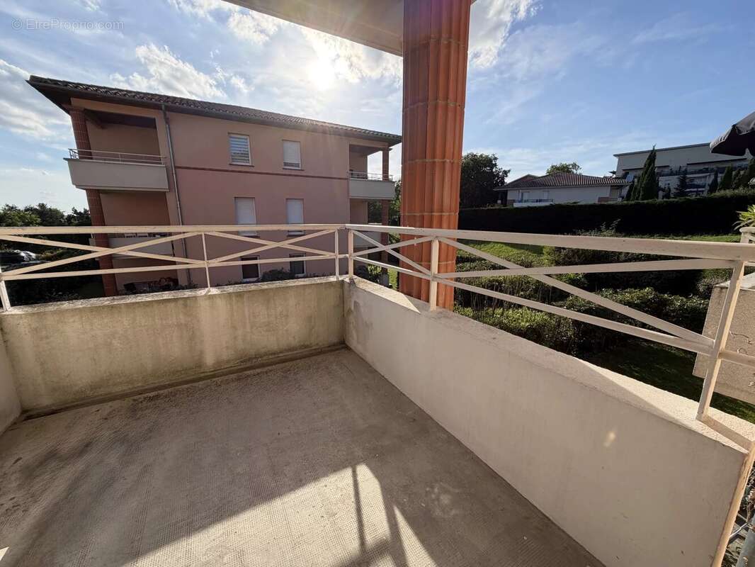 Appartement T4 - 82m² - double balcon - 3 parkings + 1 cave - SAINT JEAN - photo 9