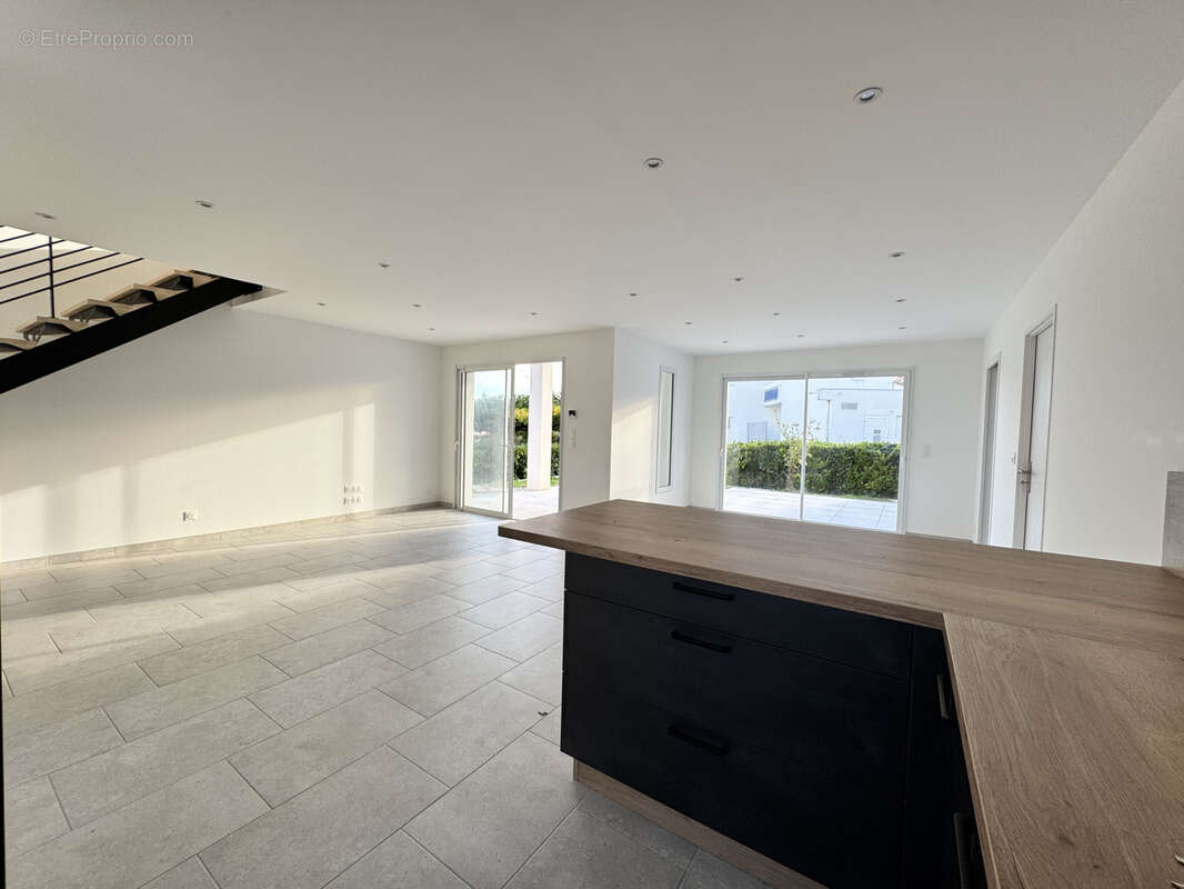 Maison à SAINT-GEORGES-DE-DIDONNE