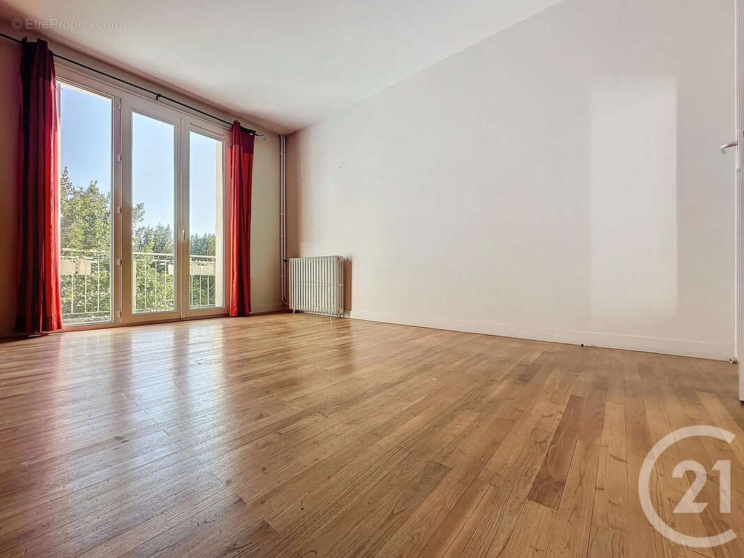 Maison 240 m² à Angouleme  - photo 7