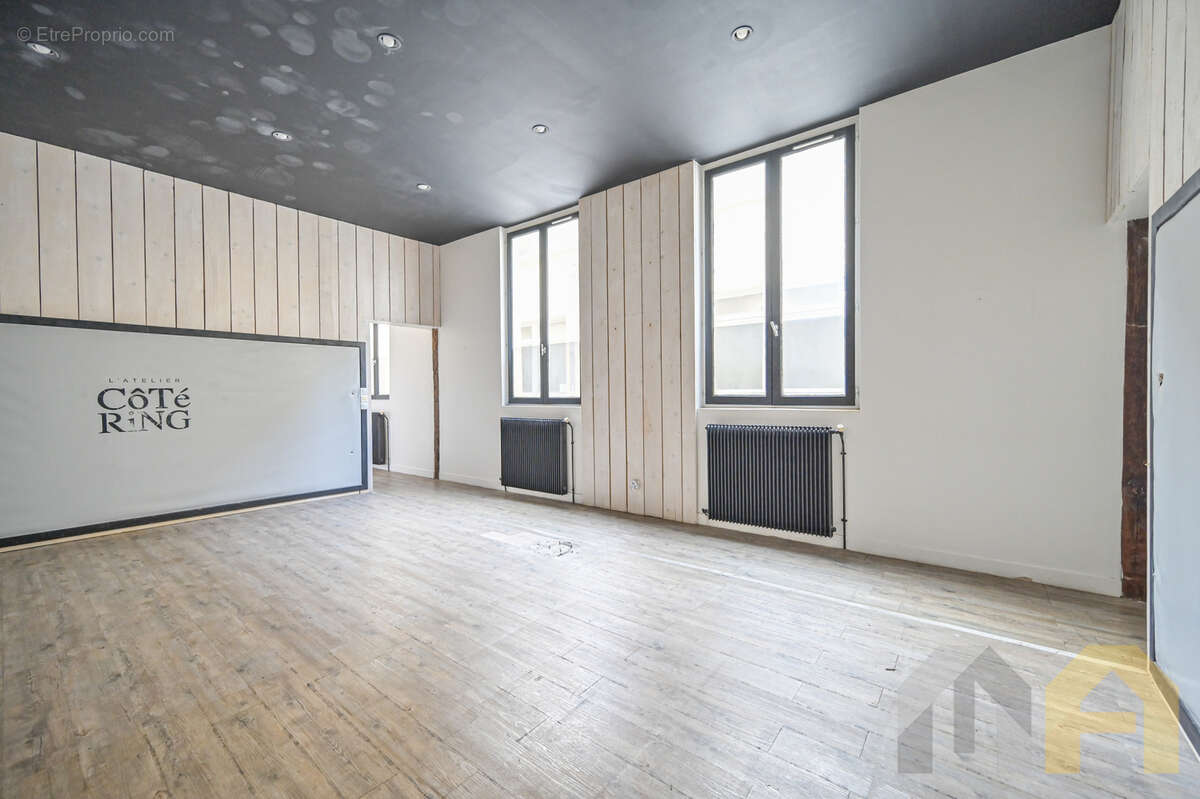 Appartement à PARIS-3E