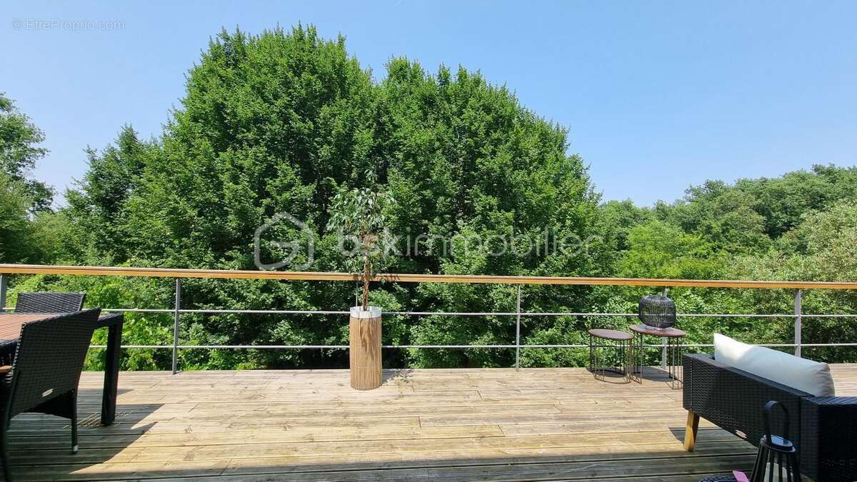 Maison à BUSSAC-SUR-CHARENTE