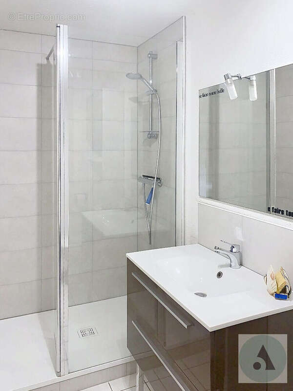 Appartement à COLLEVILLE-MONTGOMERY