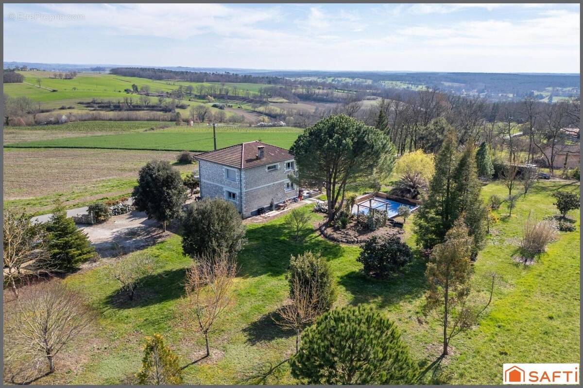 Photo 1 - Maison à XAINTRAILLES