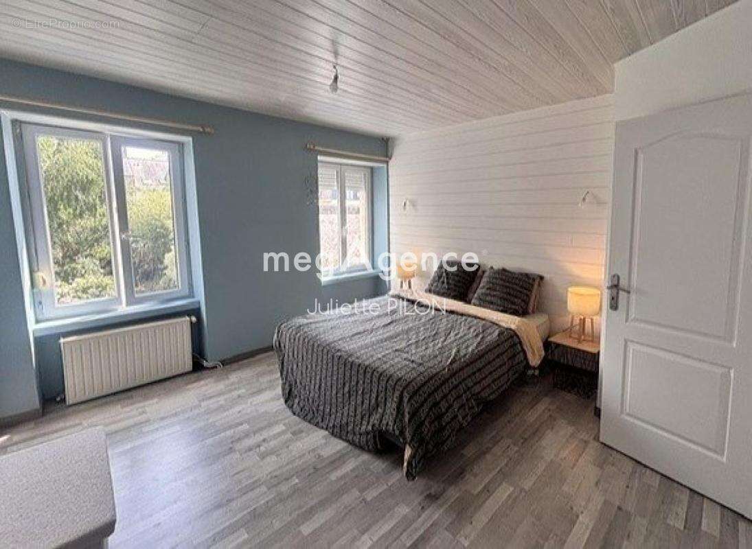 Maison de ville avec jardin et dépendance - photo 8