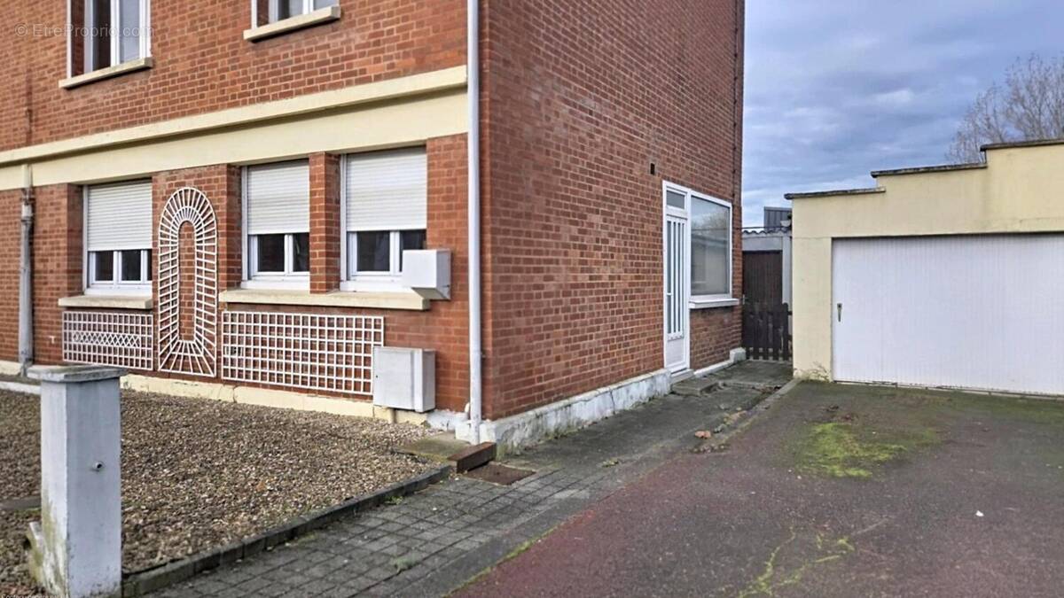 Photo 1 - Maison à BARLIN