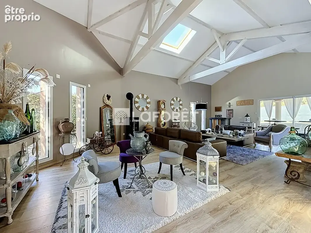 Le Montellier Maison familiale à vendre de 236 m² avec piscine et double garage - photo 4