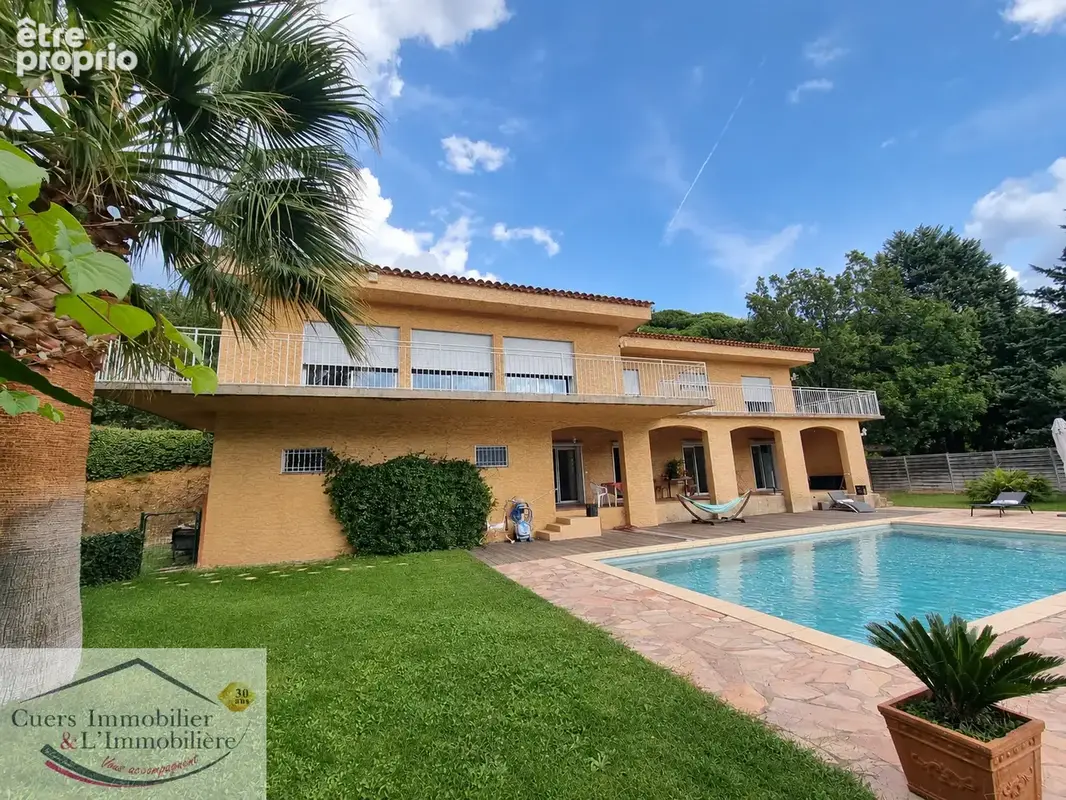 Collobrieres grande propriete de 3 logements avec piscine et garages - photo 18