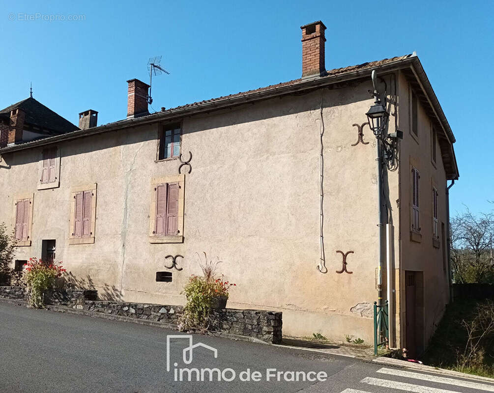 Maison à FLAGNAC