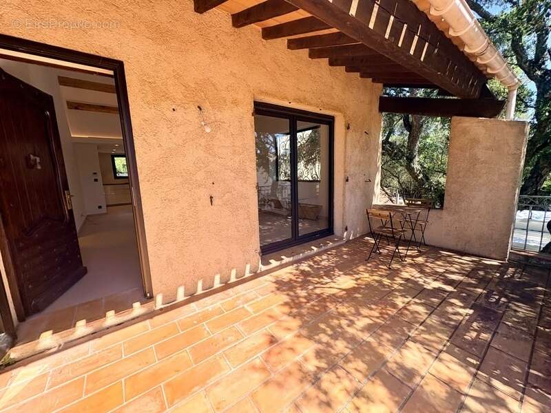 Maison à vendre 4 pièces FREJUS (83) - photo 3