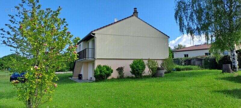 Photo 2 - Maison à CUNLHAT