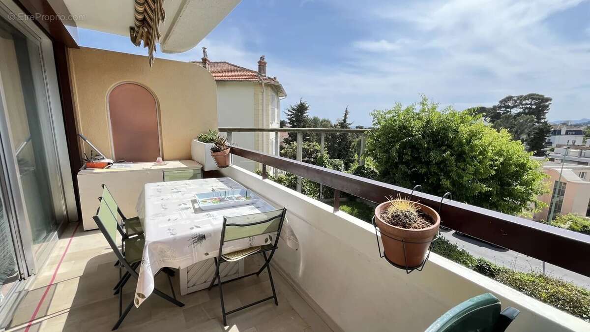Appartement à LE CANNET