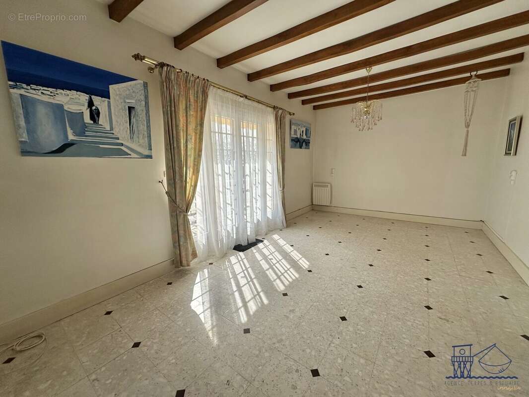 Maison à MORTAGNE-SUR-GIRONDE