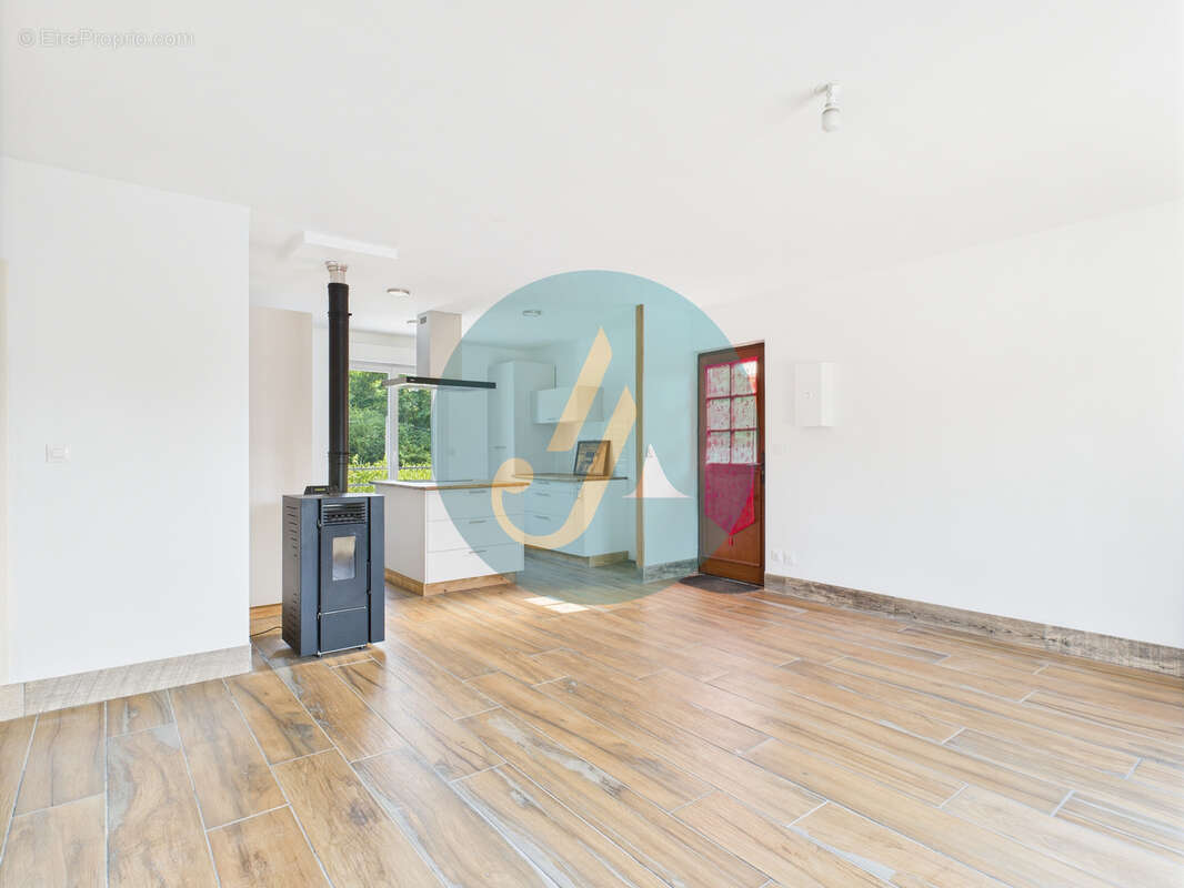 Maison à LA CHAPELLE-D&#039;ANGILLON