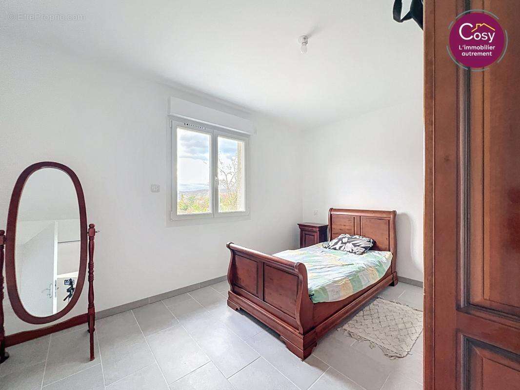 Maison à VILLENEUVE-SAINT-GERMAIN