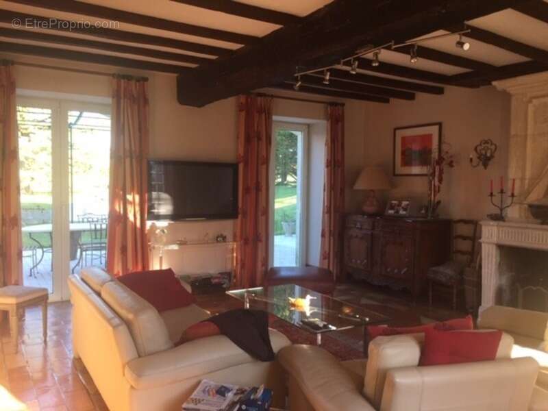 Maison à ROULLET-SAINT-ESTEPHE