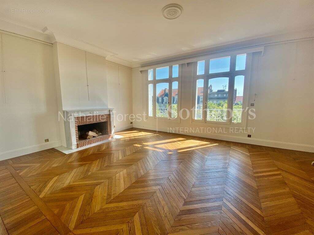 Appartement 225 m² à La Madeleine  - photo 6