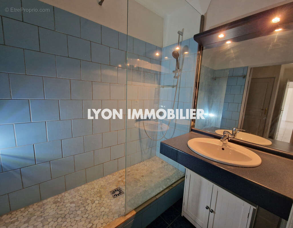Appartement à LYON-8E
