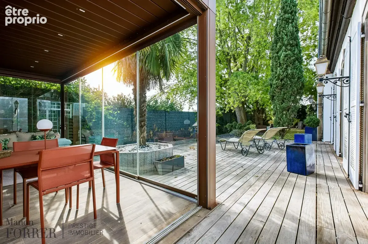 À VENDRE ! Maison de maître aux prestations haut de gamme avec piscine intérieure & jardin   327 m2 - photo 16