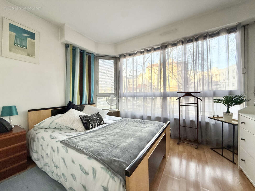 Appartement à COURBEVOIE