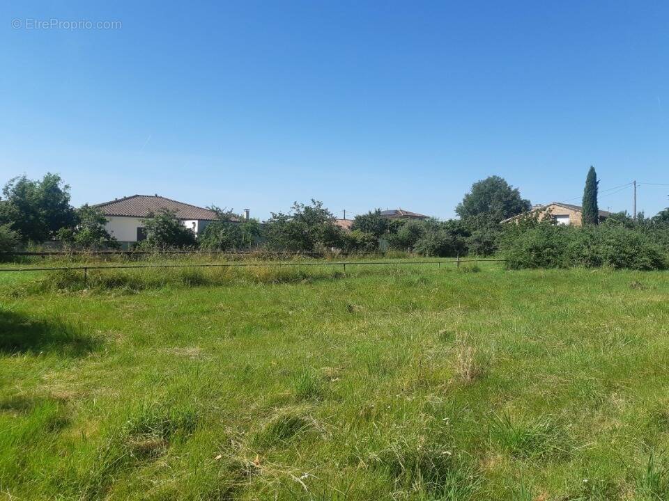 Terrain à GAGNAC-SUR-GARONNE