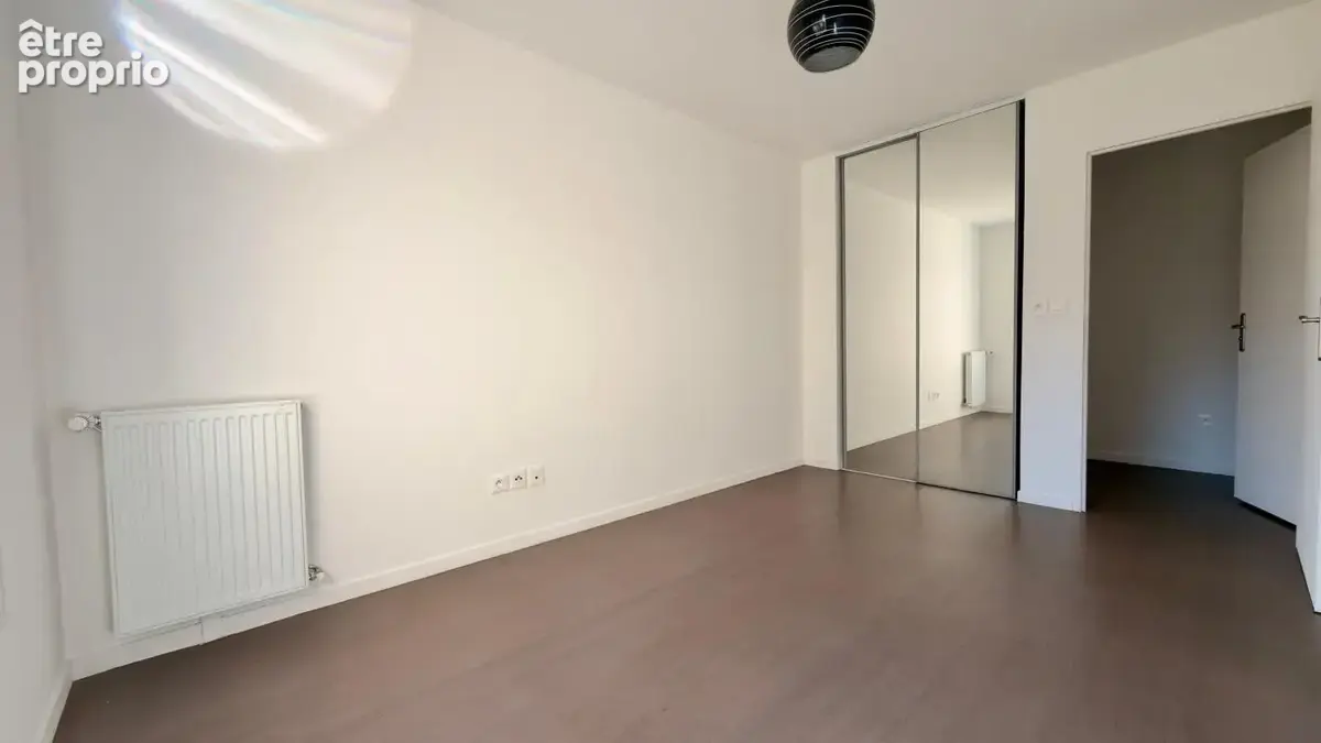 F3 en parfait etat - residence de standing - proche commerces - photo 8