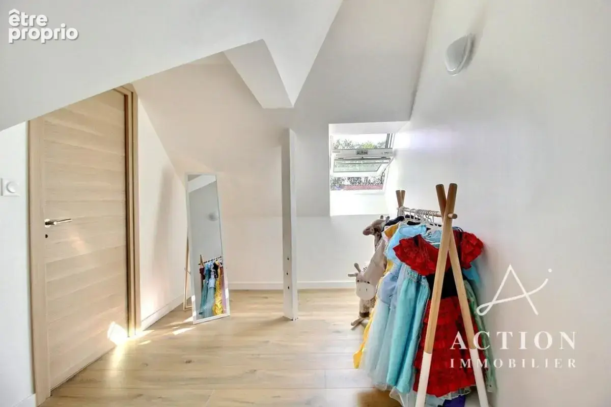 coup de coeur ancien corps de ferme de 110 m² habitables - 3 chambres - 2 SDB - Jardin et terrasse -  Grand garage - 5 stationne - photo 13