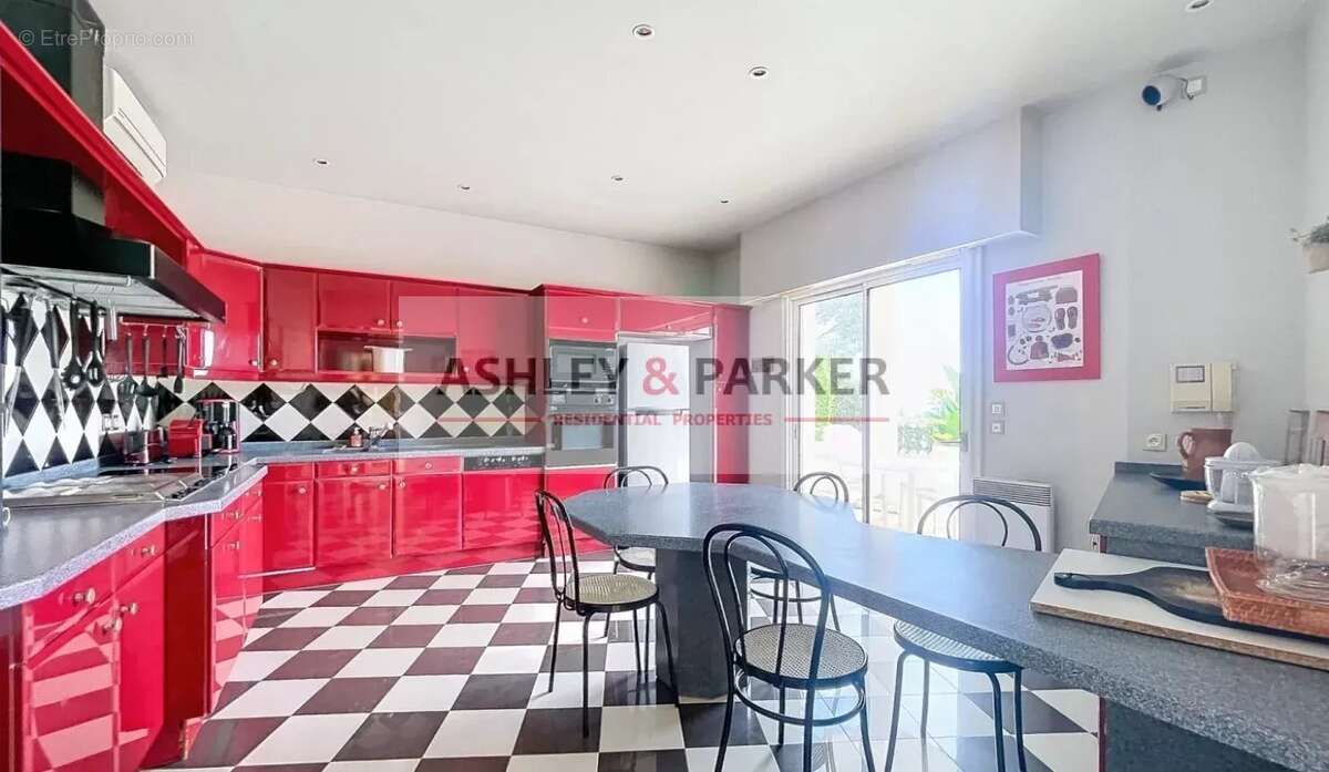 Maison à MANDELIEU-LA-NAPOULE