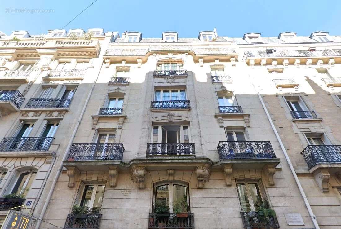 Appartement à PARIS-18E