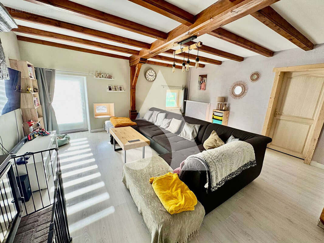 Maison familiale 7 pièces 155m² + dépendance de 57m² - Beaufremont - photo 3