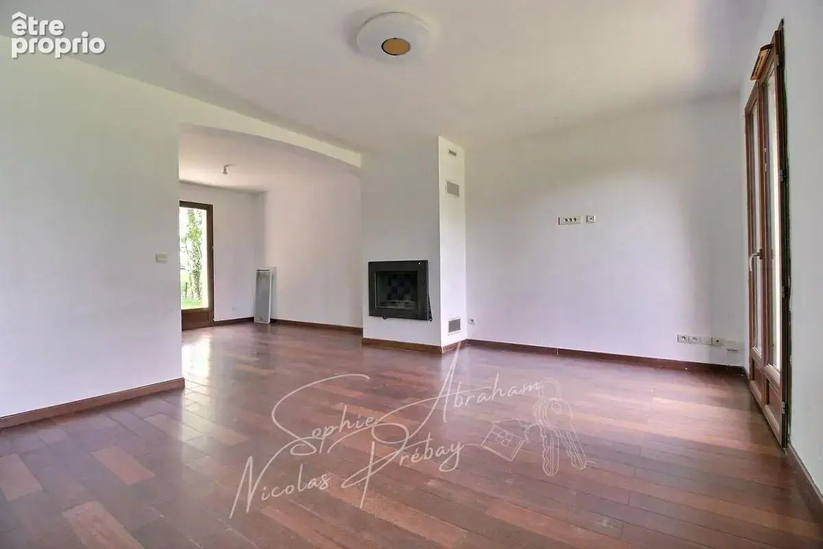 Maison individuelle avec garage et jardin arboré - photo 3