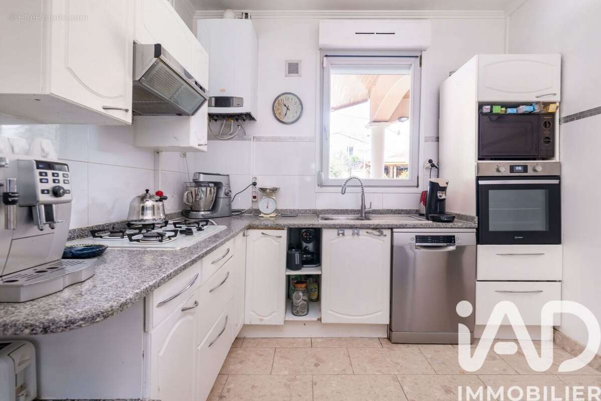 Maison 133 m² à Bron  - photo 9