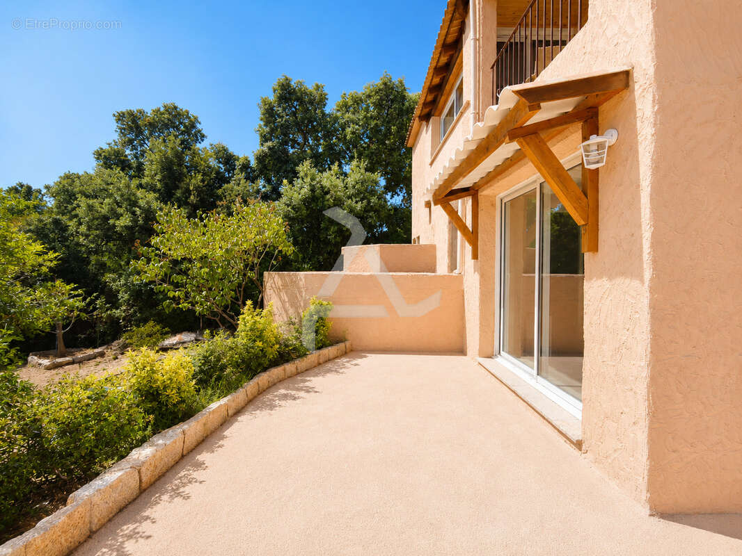 Appartement t2 de 61 m2 dans petite copropriété de charme à 20min de porto-vecchio - photo 5