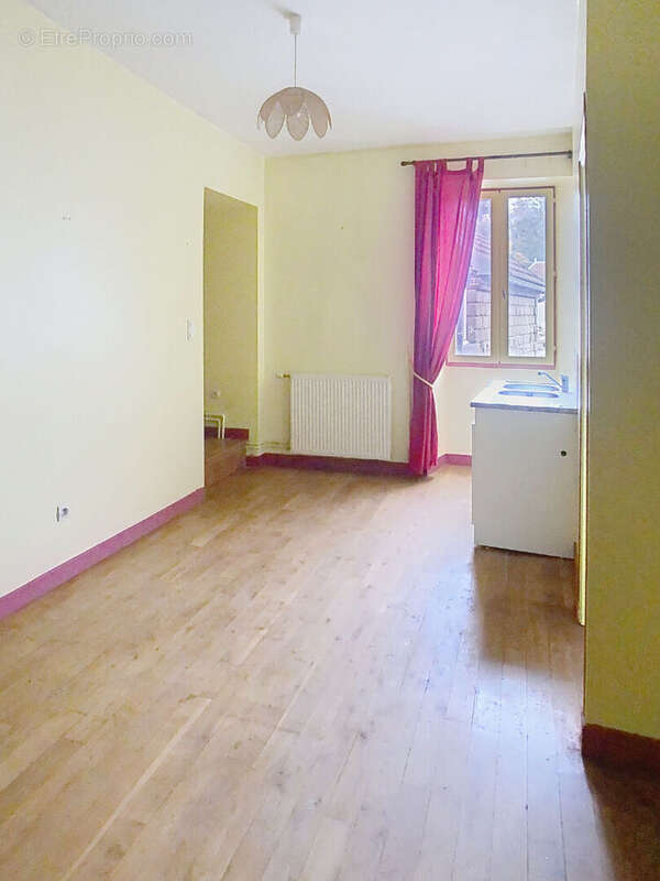 Appartement à ESTISSAC