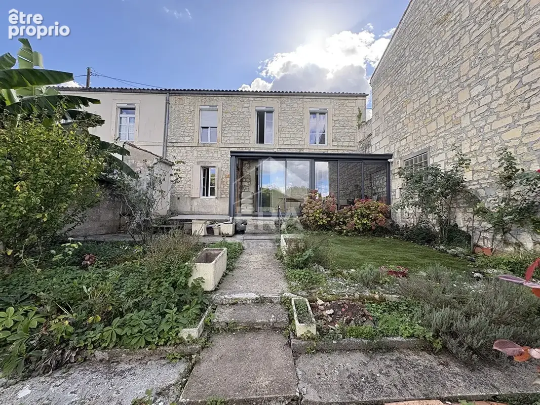 Maison 94m² à saintes - photo 1
