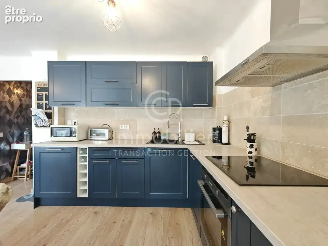 T4 traversant 67.44m² bocca sud garage+cave - photo 3