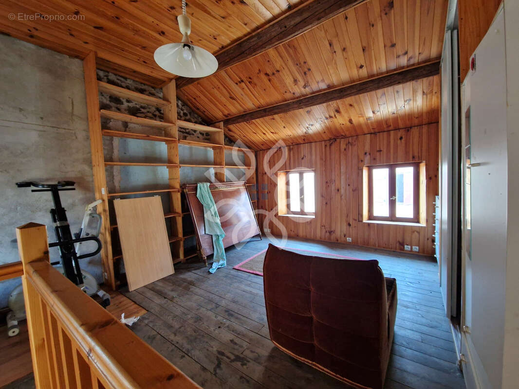 Maison à SAINT-GEORGES-D&#039;AURAC