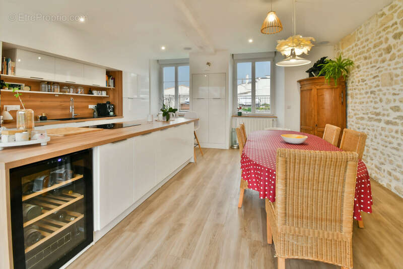 Maison à TONNAY-CHARENTE